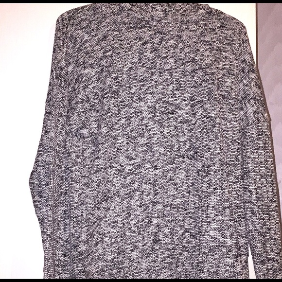 NEW WITH TAGS FOREVER 21 sweater XL - Picture 3 of 7